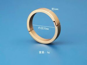 Khoen kim loại tròn gắn lịch